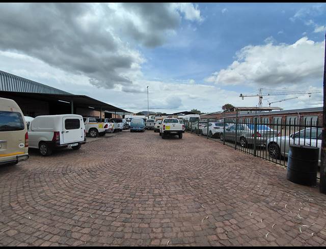 1,743M² BUSINESS FOR SALE IN MOKOPANE CENTRAL